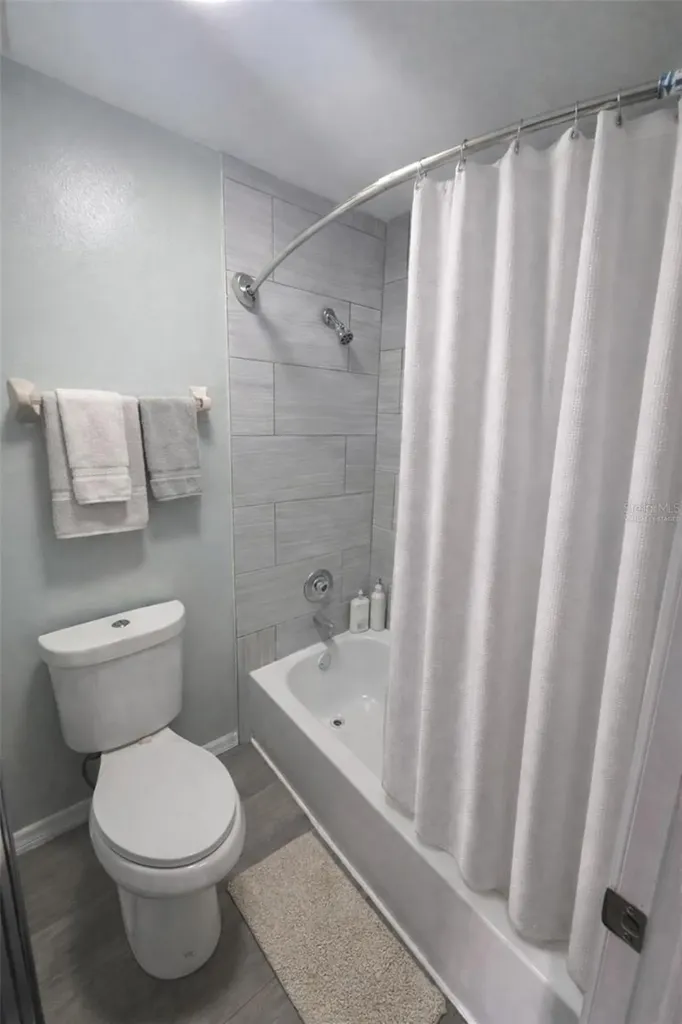 1318 Mountainview Tampa FL 33612