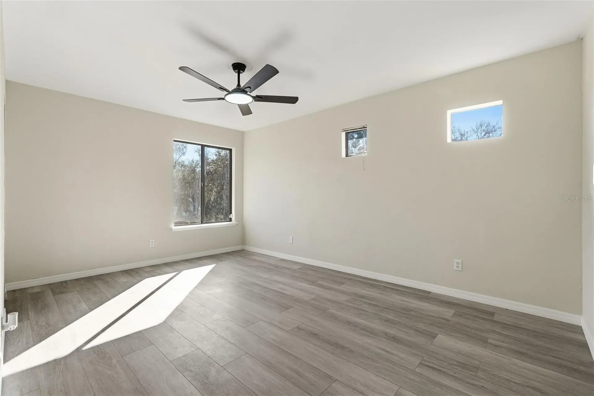 1318 Mountainview Tampa FL 33612