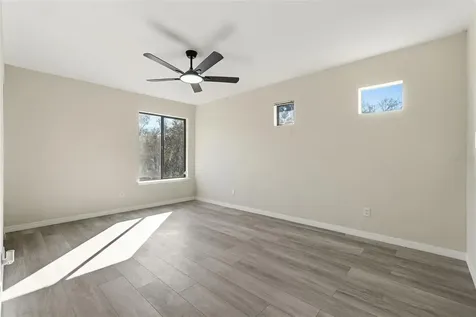 1318 Mountainview Tampa FL 33612
