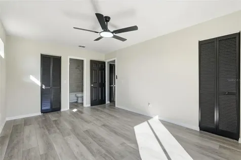 1318 Mountainview Tampa FL 33612