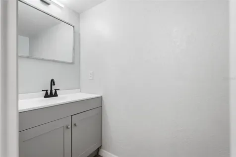 1318 Mountainview Tampa FL 33612