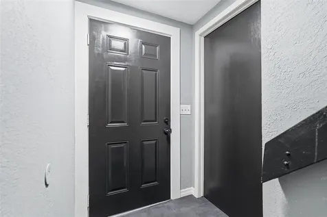 1318 Mountainview Tampa FL 33612