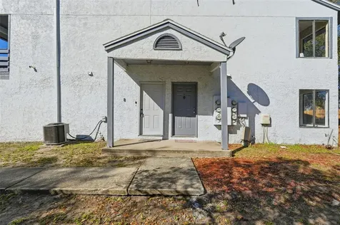1318 Mountainview Tampa FL 33612