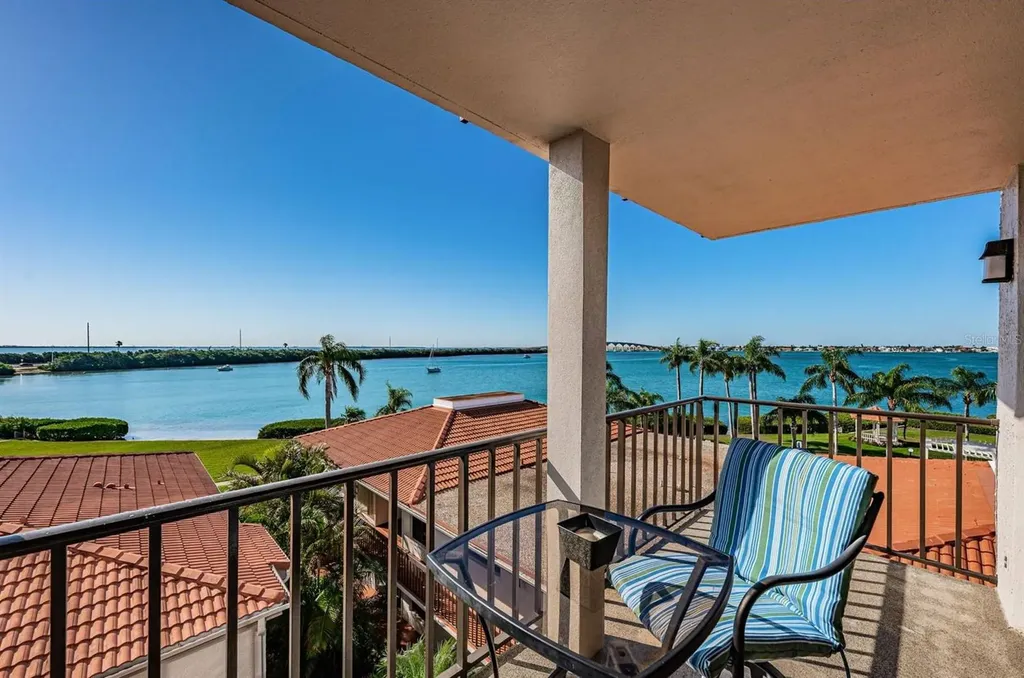 6357 Bahia Del Mar Boulevard St Petersburg FL 33715