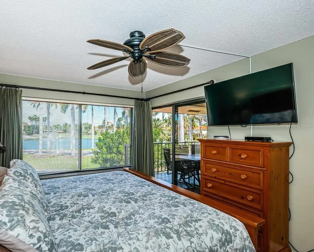 6273 Bahia Del Mar Boulevard St Petersburg FL 33715
