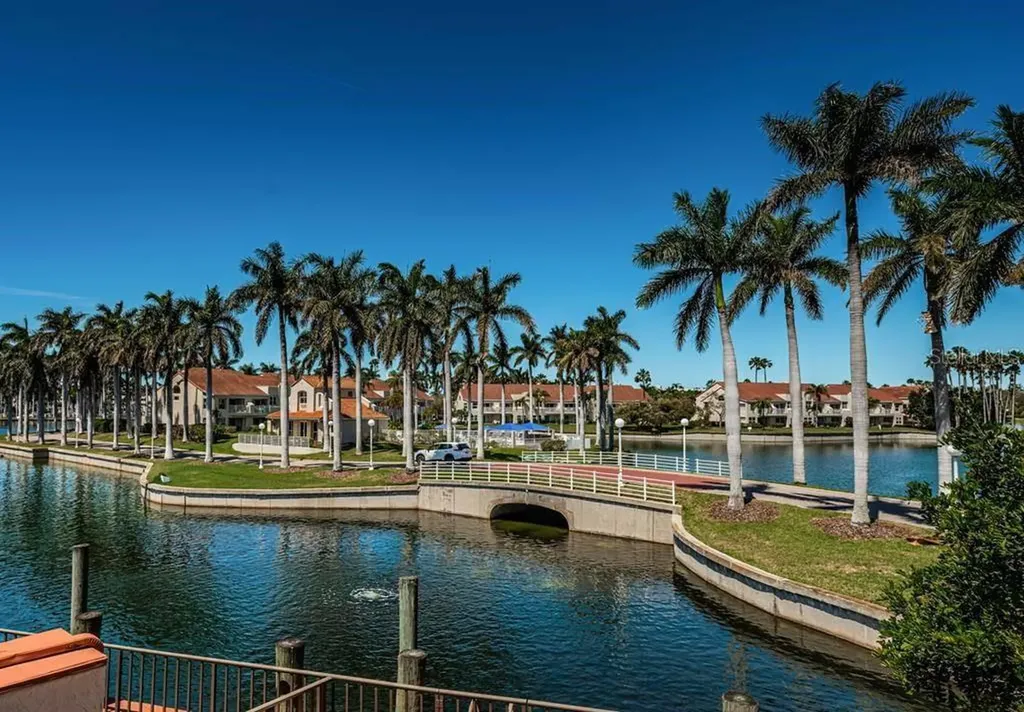 6273 Bahia Del Mar Boulevard St Petersburg FL 33715