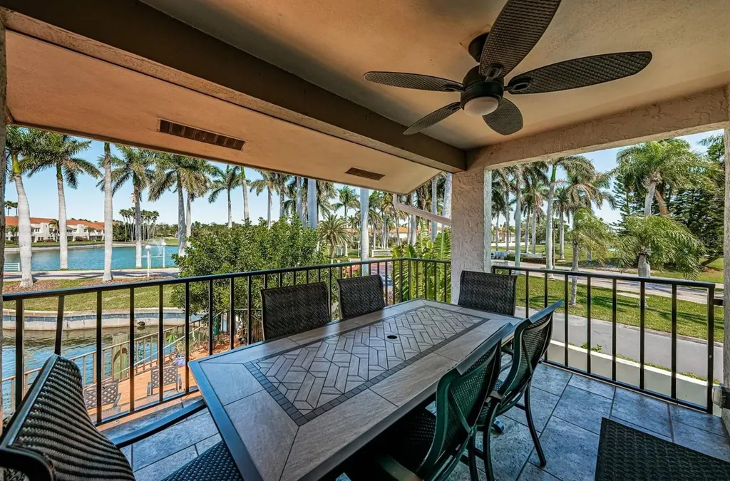6273 Bahia Del Mar Boulevard St Petersburg FL 33715