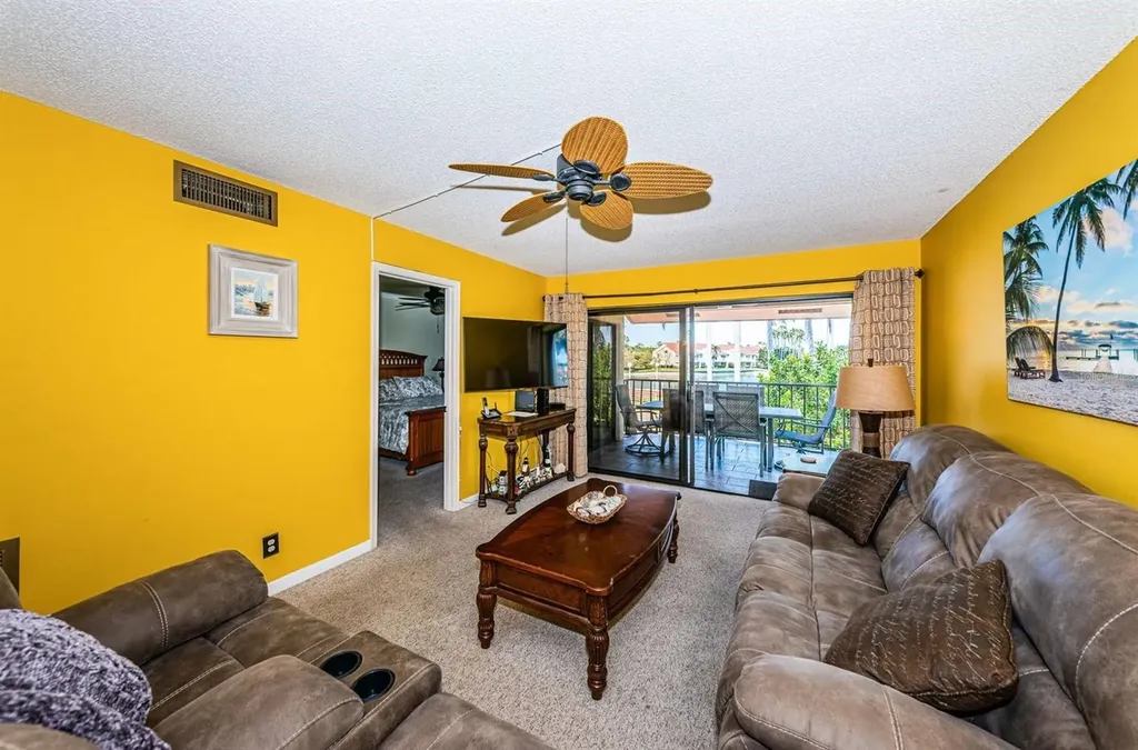 6273 Bahia Del Mar Boulevard St Petersburg FL 33715