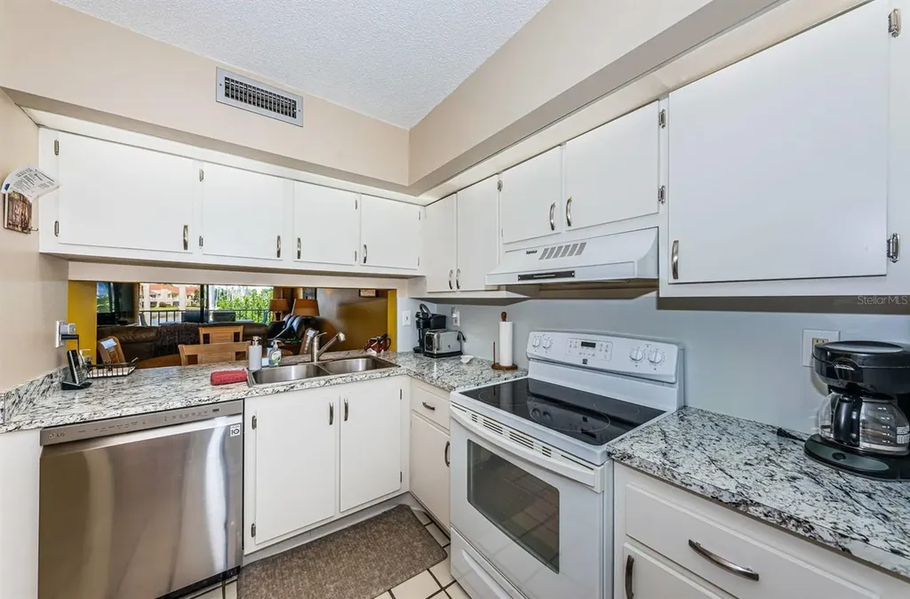 6273 Bahia Del Mar Boulevard St Petersburg FL 33715