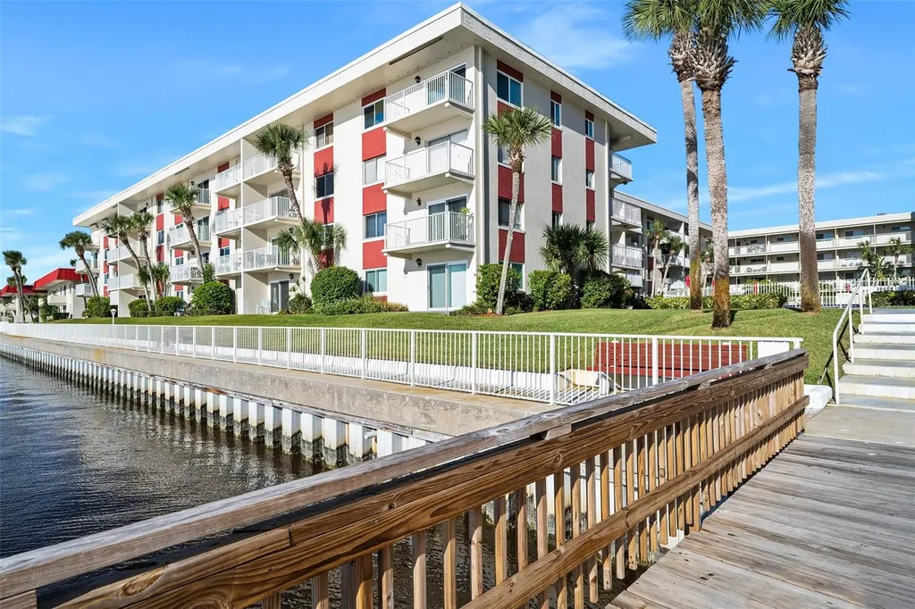 2711 N Halifax Avenue Daytona Beach FL 32118