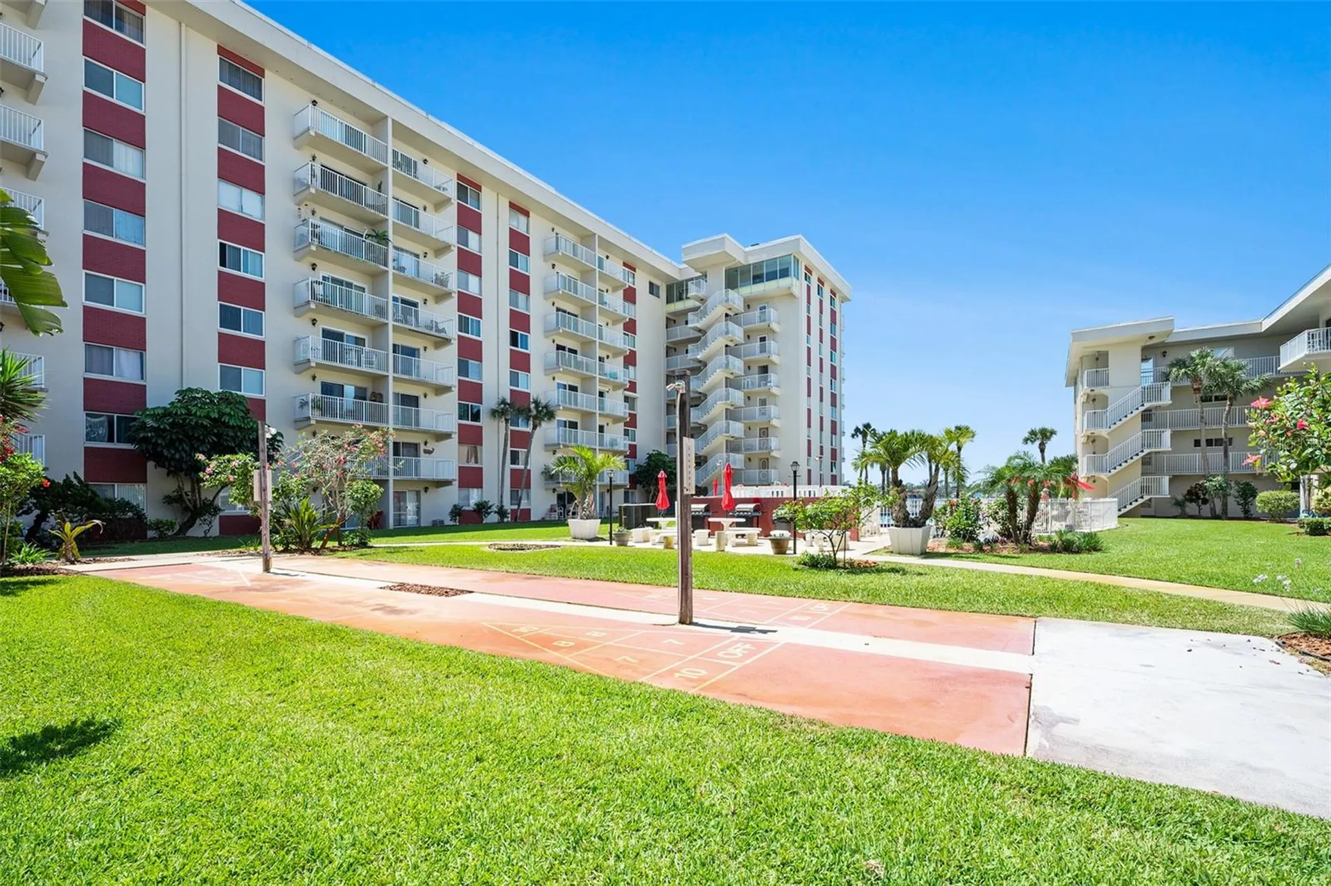 2711 N Halifax Avenue Daytona Beach FL 32118