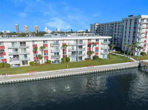 2711 N Halifax Avenue Daytona Beach FL 32118