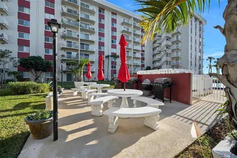 2711 N Halifax Avenue Daytona Beach FL 32118