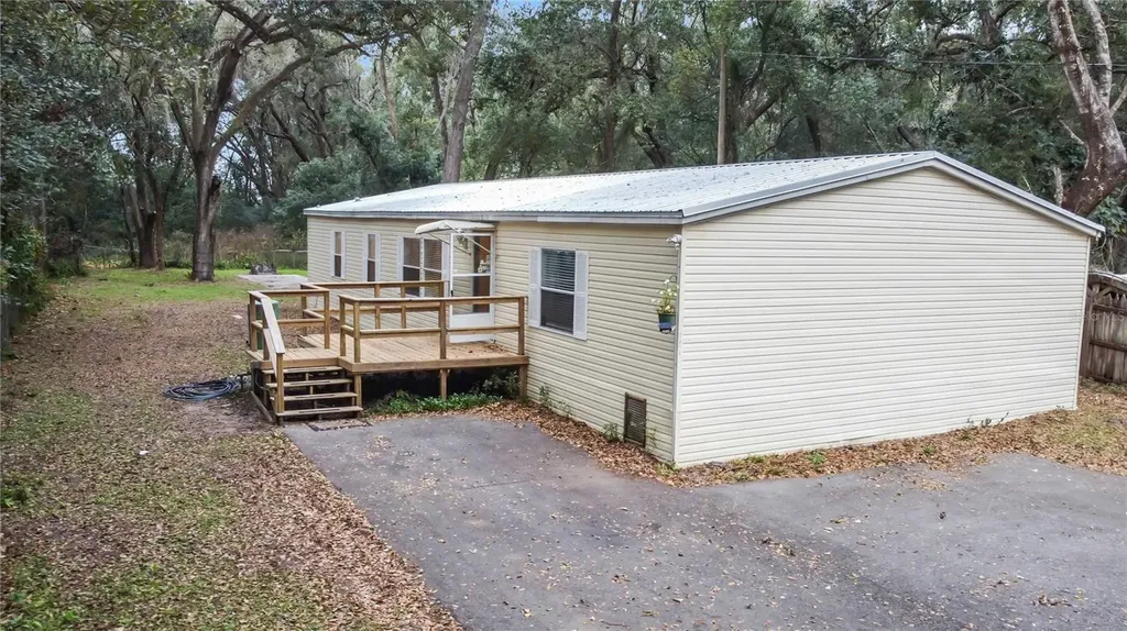 7311 20 Th Street Zephyrhills FL 33542