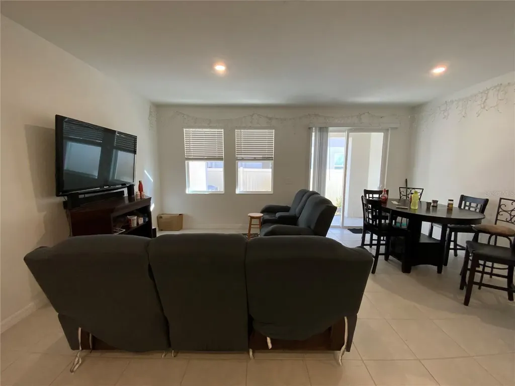 10823 Fort White Court Tampa FL 33647