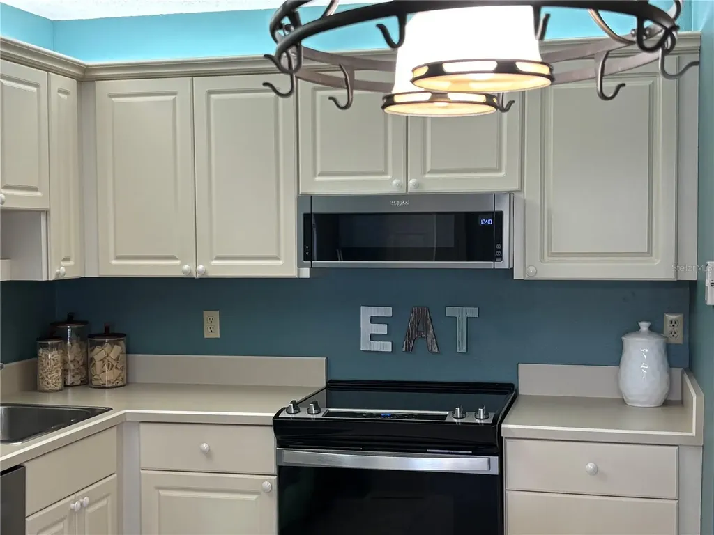 3801 40th Street Court W Bradenton FL 34205