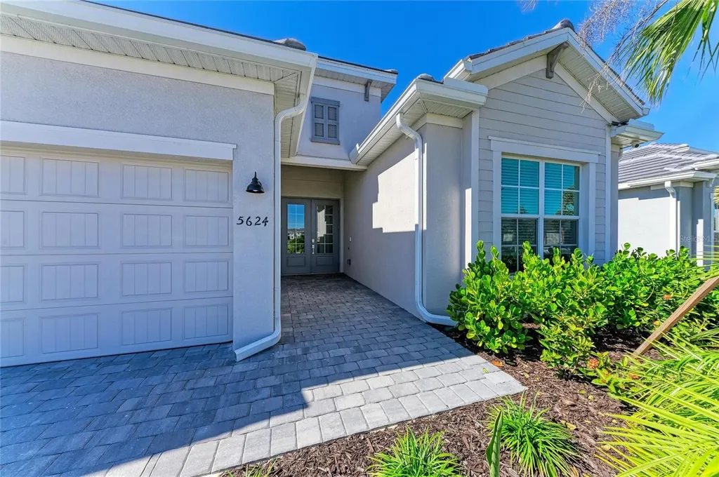 5624 Lightning Whelk Lakewood Ranch FL 34211
