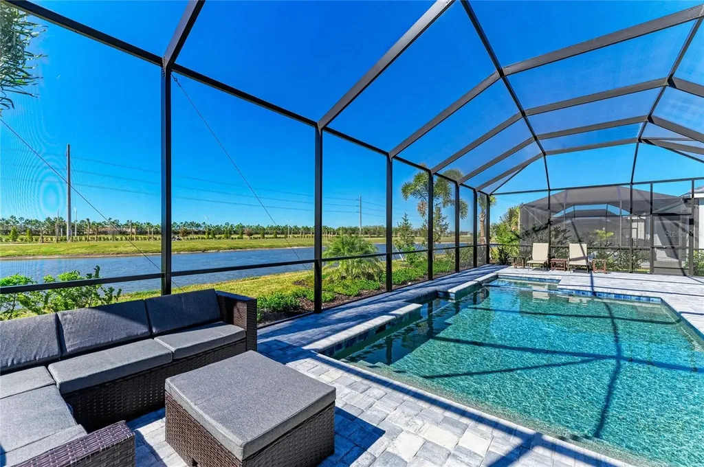 5624 Lightning Whelk Lakewood Ranch FL 34211