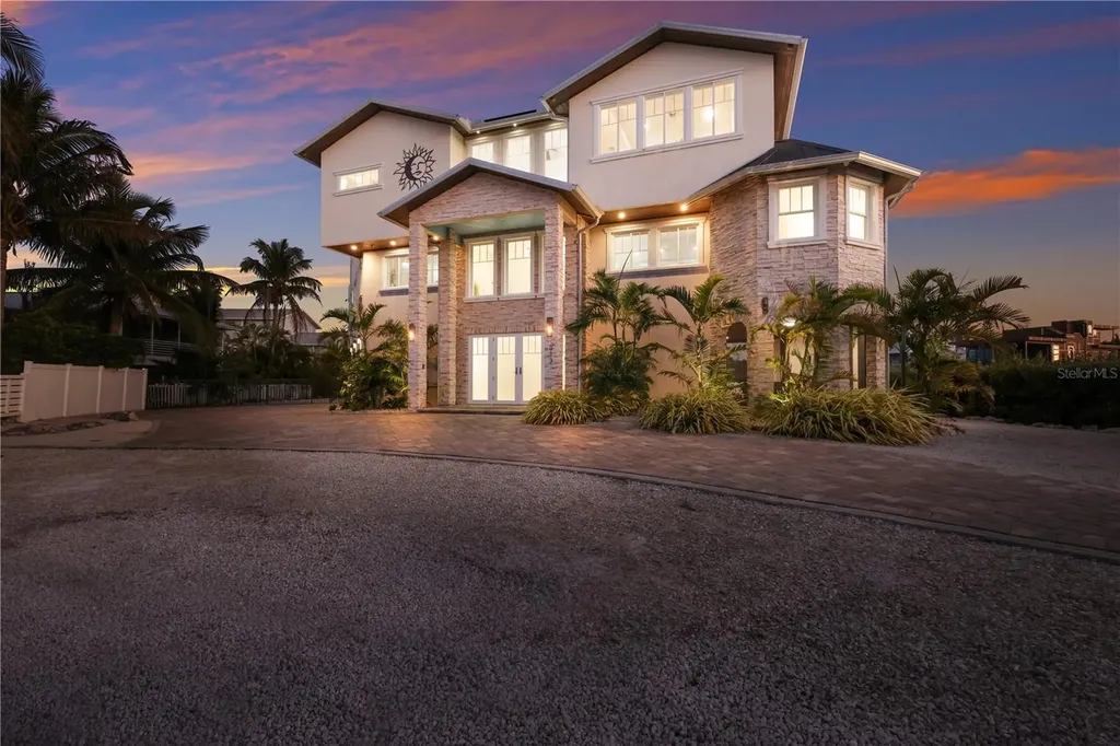 313 Hammock Circle Anna Maria FL 34216