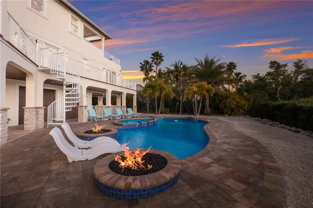 313 Hammock Circle Anna Maria FL 34216