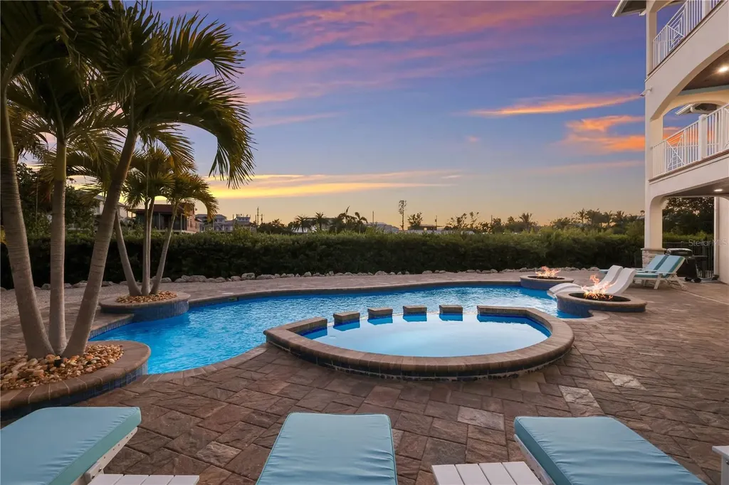 313 Hammock Circle Anna Maria FL 34216