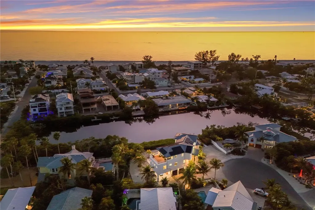 313 Hammock Circle Anna Maria FL 34216