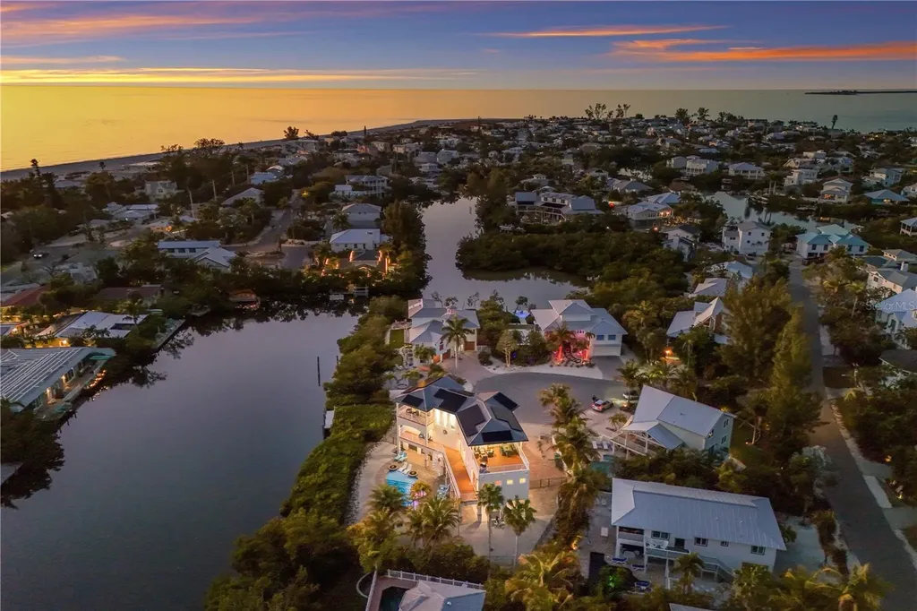 313 Hammock Circle Anna Maria FL 34216