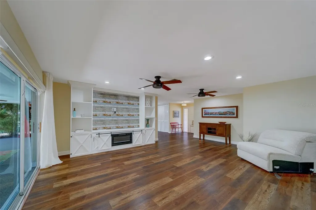 14557 Anchorage Circle Seminole FL 33776