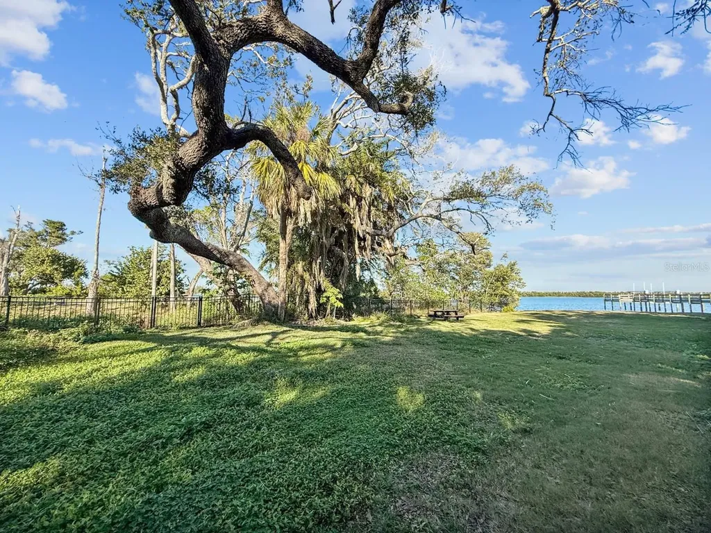 690 Fox Street Longboat Key FL 34228