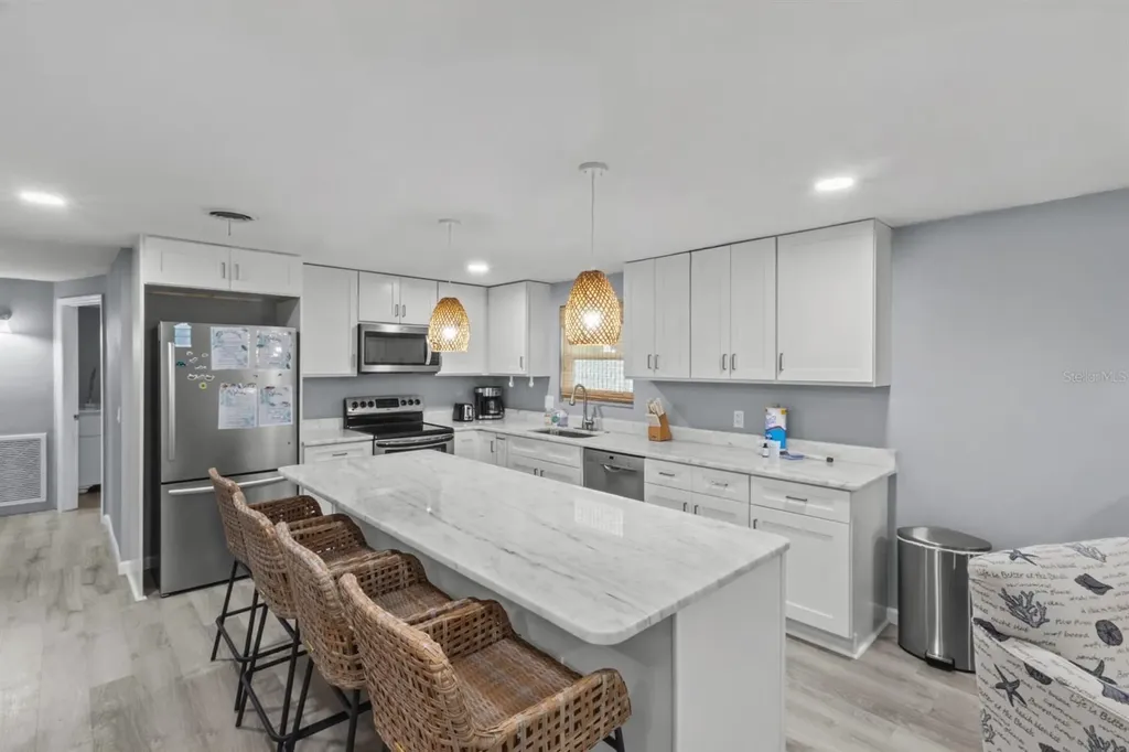 690 Fox Street Longboat Key FL 34228