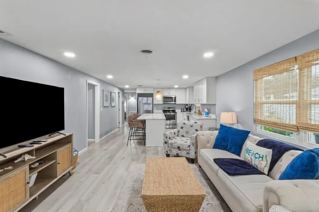 690 Fox Street Longboat Key FL 34228