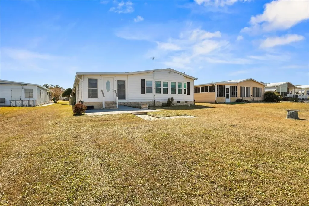6825 S Lake Henry Drive NE Winter Haven FL 33881