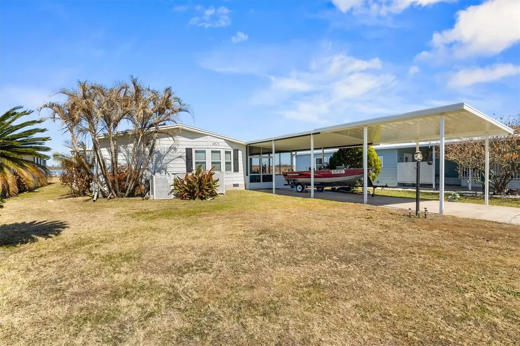 6825 S Lake Henry Drive NE Winter Haven FL 33881