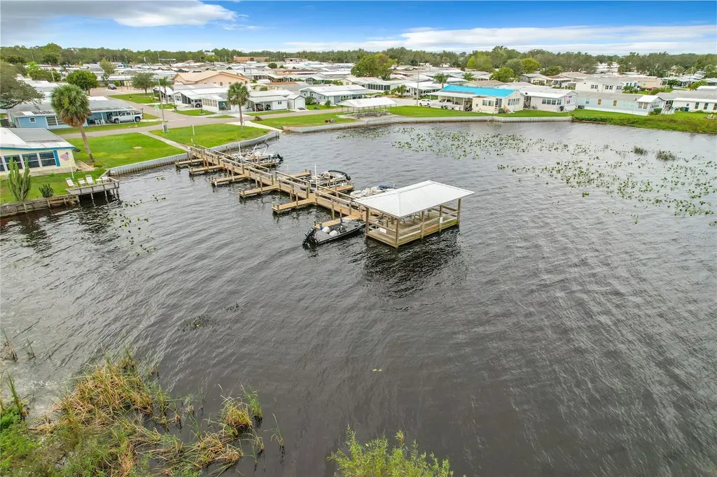 6825 S Lake Henry Drive NE Winter Haven FL 33881