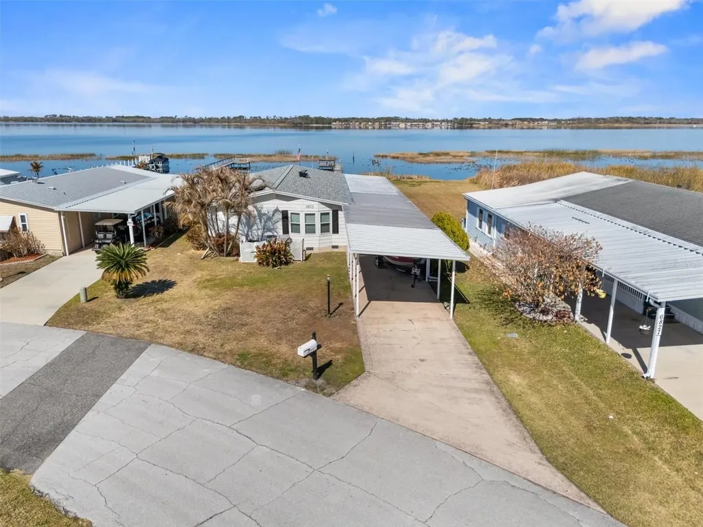 6825 S Lake Henry Drive NE Winter Haven FL 33881