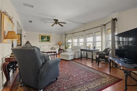 6825 S Lake Henry Drive NE Winter Haven FL 33881