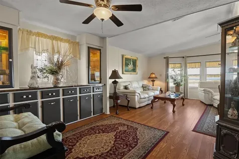 6825 S Lake Henry Drive NE Winter Haven FL 33881