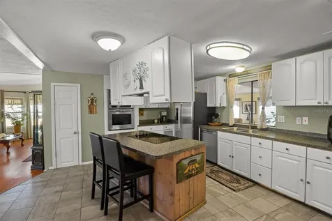 6825 S Lake Henry Drive NE Winter Haven FL 33881