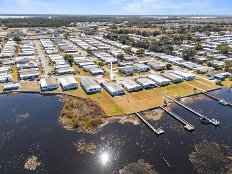 6825 S Lake Henry Drive NE Winter Haven FL 33881