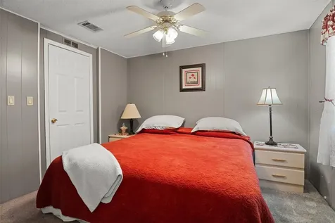 6825 S Lake Henry Drive NE Winter Haven FL 33881