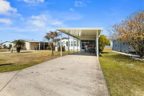 6825 S Lake Henry Drive NE Winter Haven FL 33881