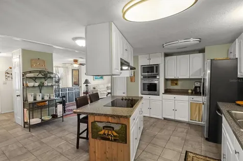 6825 S Lake Henry Drive NE Winter Haven FL 33881