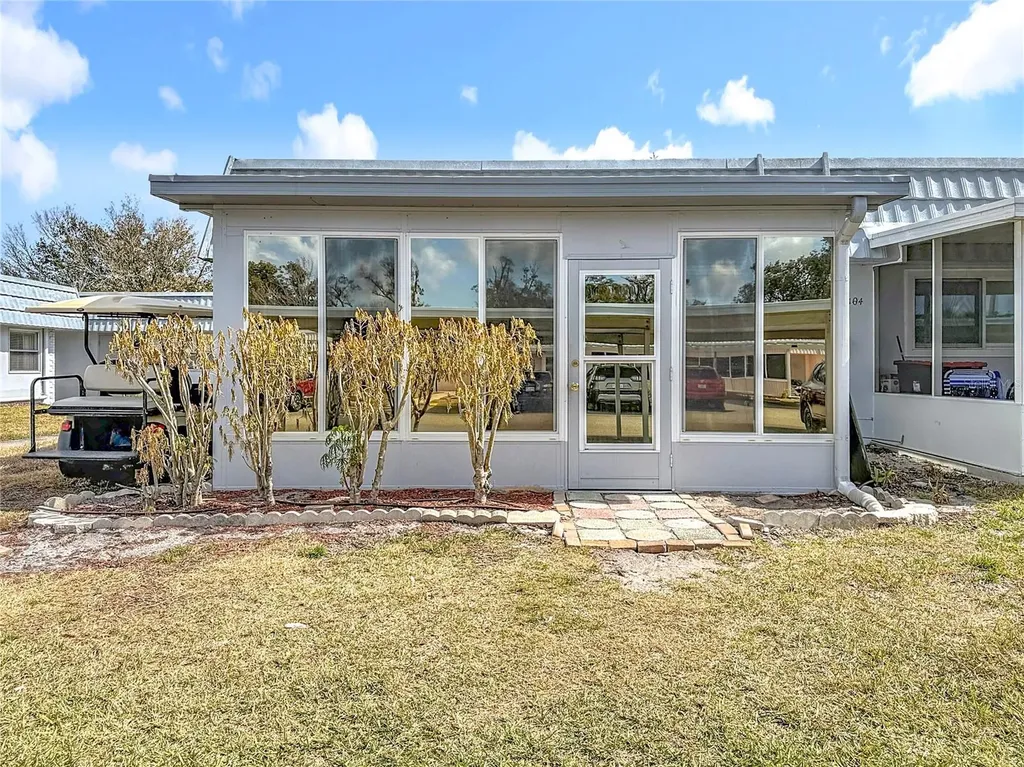 202 Bedford Trail Sun City Center FL 33573