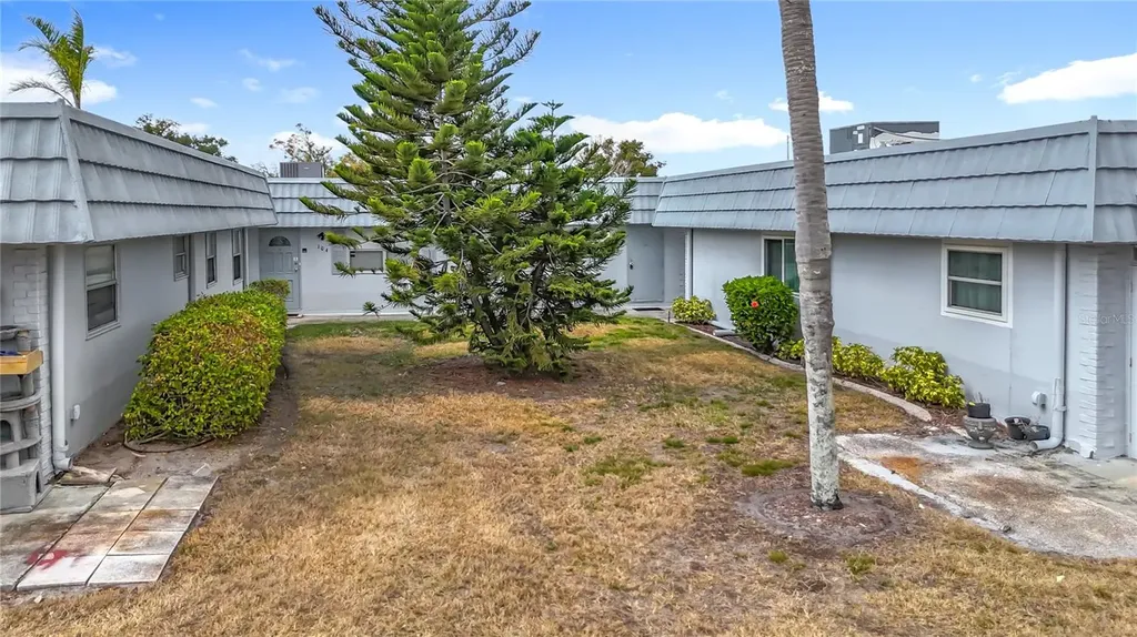 202 Bedford Trail Sun City Center FL 33573