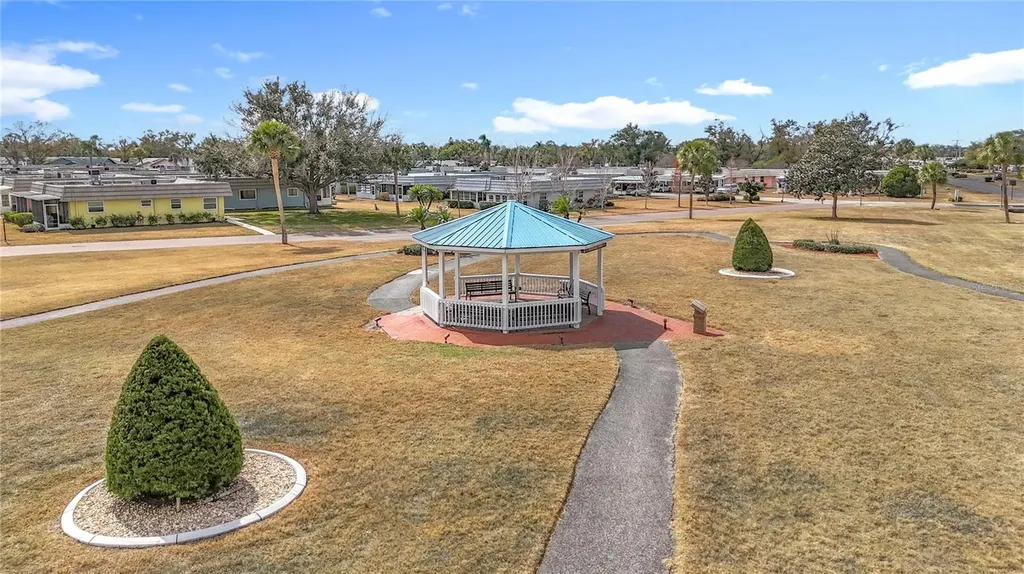 202 Bedford Trail Sun City Center FL 33573