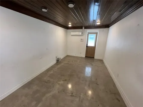 2323 W Aileen Street Tampa FL 33607