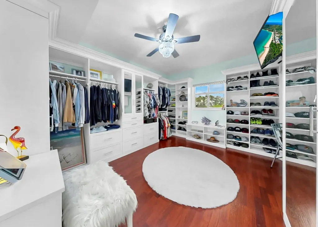 12033 Gandy Boulevard N St Petersburg FL 33702
