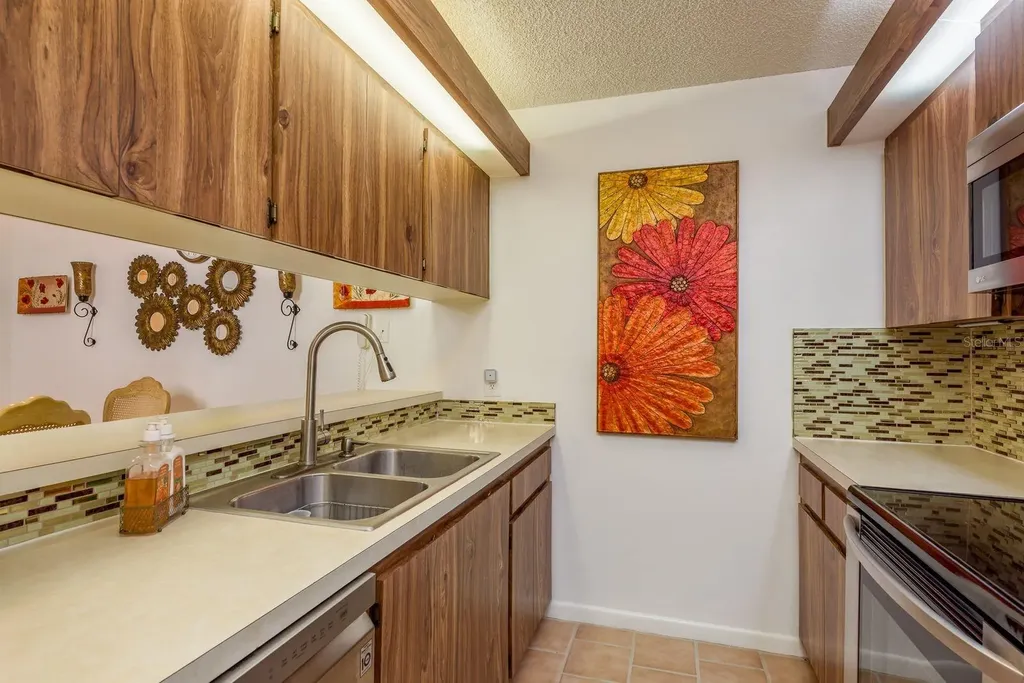 2702 14th Court Palm Harbor FL 34684