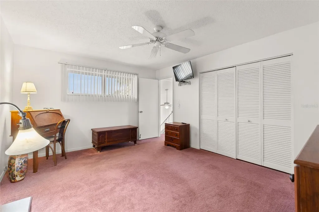 3275 37th Way S St Petersburg FL 33711