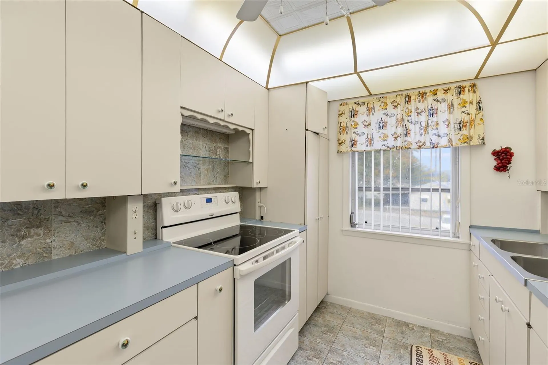 3275 37th Way S St Petersburg FL 33711